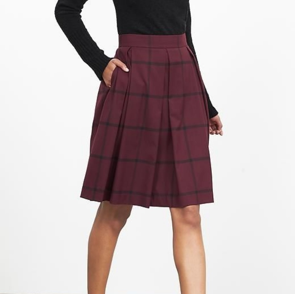 Banana Republic Burgandy Checkered Pleated Skirt